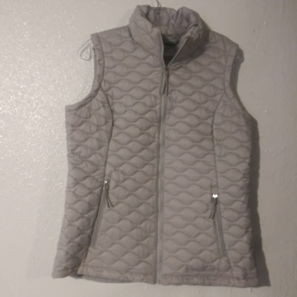 Free Country women's size medium gray quilted puffer vest